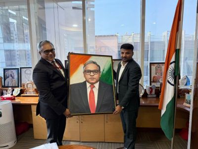 Personalized art gifts for business stakeholders